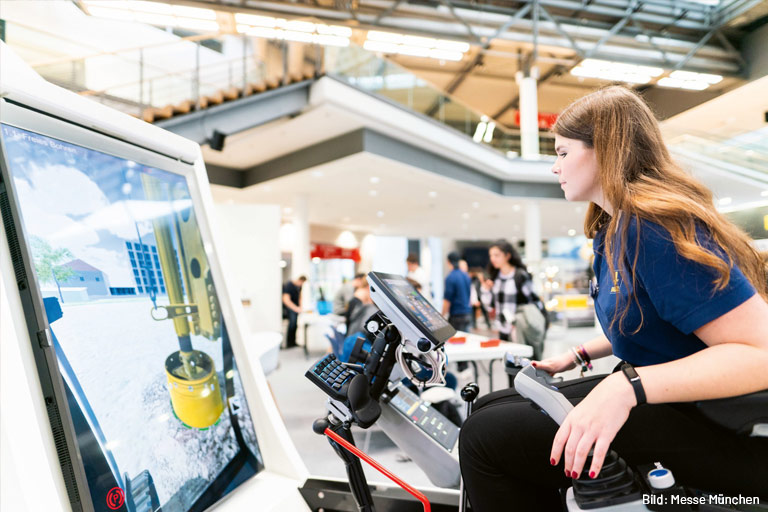 Baumaschine auf der Baufachmesse bauma Baumaschine auf der Baufachmesse bauma