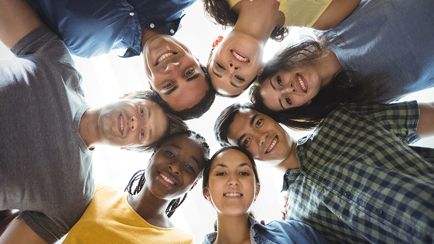 Diverse Menschen bilden einen Kreis (Symboldbild). Bild von peoplecreations auf Freepik. Diverse Menschen bilden einen Kreis (Symboldbild). Bild von peoplecreations auf Freepik.